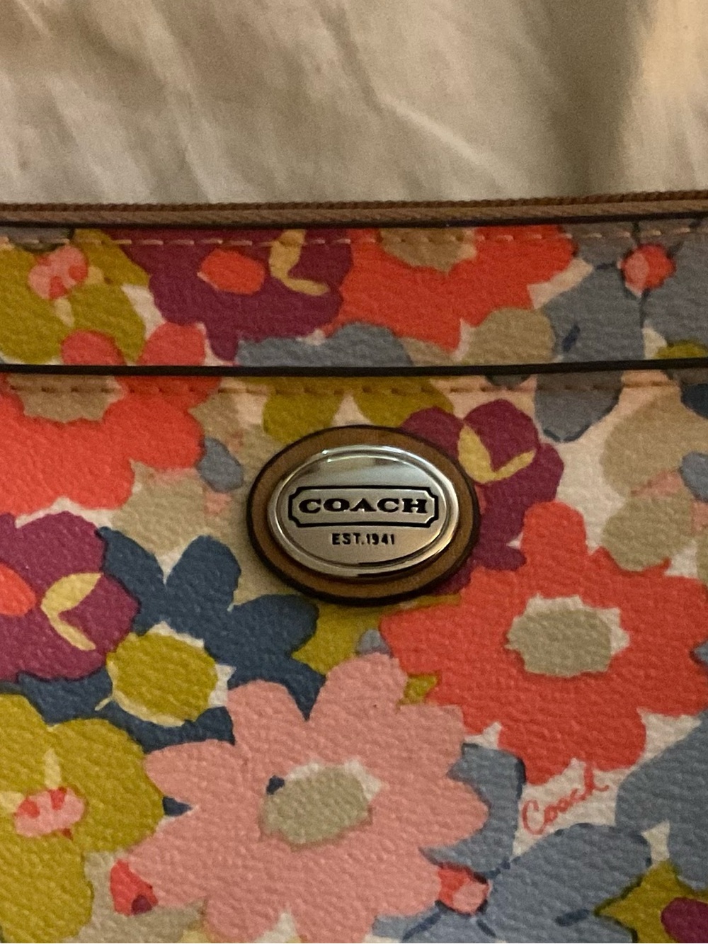 COACH Rare Retired Floral Print L Wristlet Medallion&Hang Tag Pink Satin Lining - Picture 2 of 15